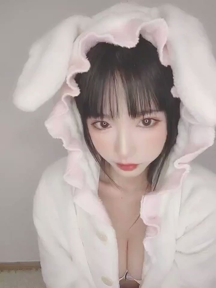 hello，在吗？
我是小白兔