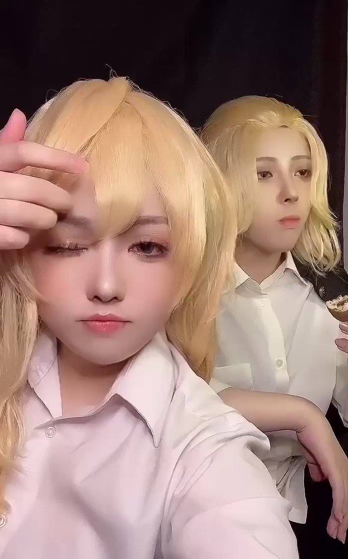 写りこんでしまったどら焼き食べてるマイキー@MHL_ponzu