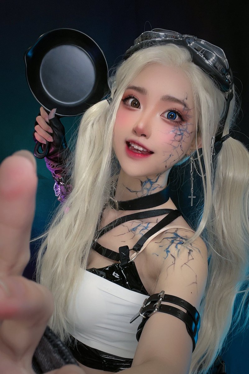 🧟‍♀️ゾンビウイルスに感染すると戦闘力がアップしますか？🧬

🧪Infected with zombie virus, does it increase combat effectiveness？