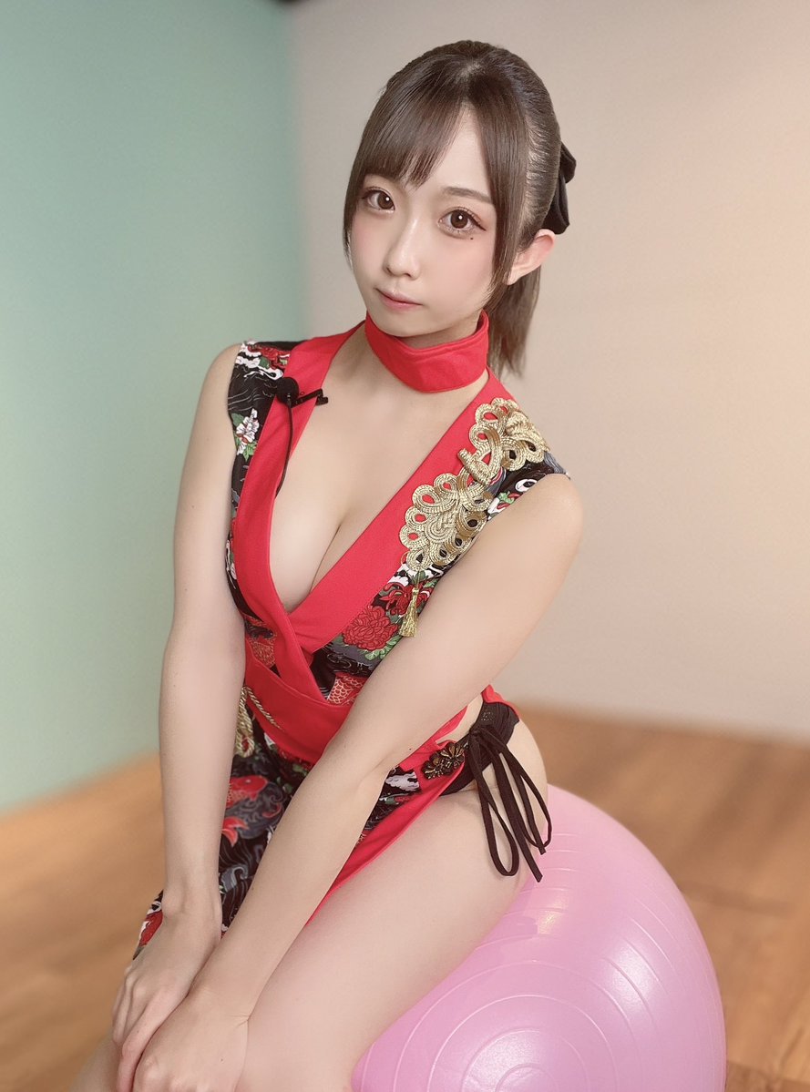 Youtubeにて新たな挑戦は……..❤️‍🔥

⬇️バランスボール1分間乗れるか?!
https://youtu.be/k6lBrFF-hFQ
今回何故かニヤッとしてしまう動画です🥺//
(太ももが………..)

 お時間ある時に見て頂けたら嬉しいです🍣