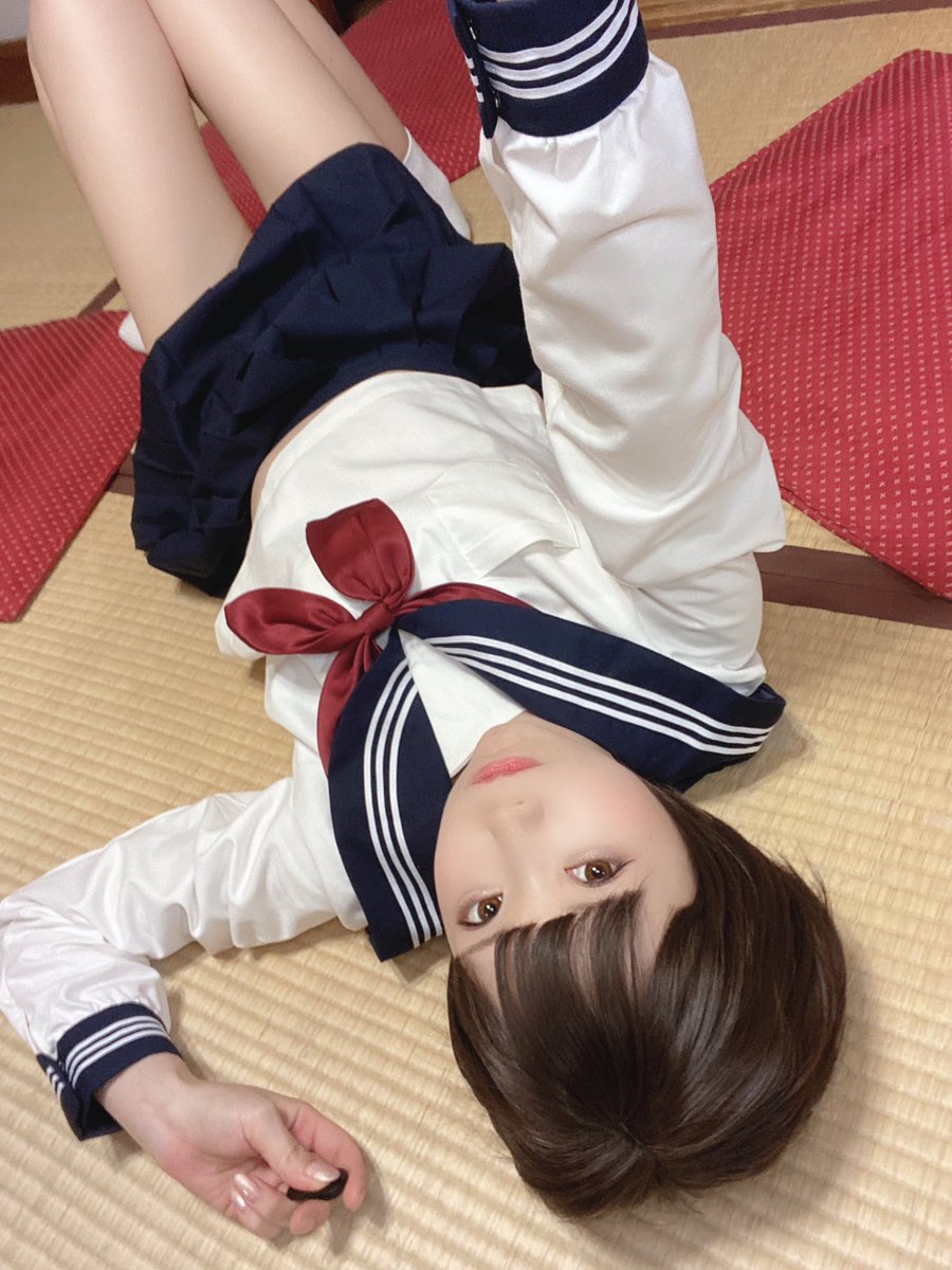 ふぁんてぃあ更新したお🐥🎀
和室×セーラー服はお好き？｜ファンティア[Fantia] https://fantia.jp/posts/910484