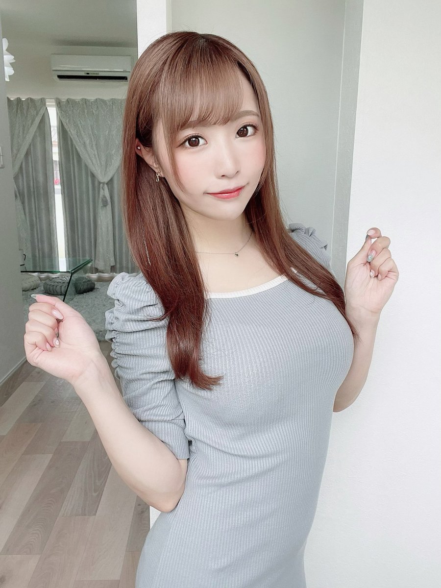 私服自撮りをのせました💗💗

▷https://fantia.jp/posts/910356