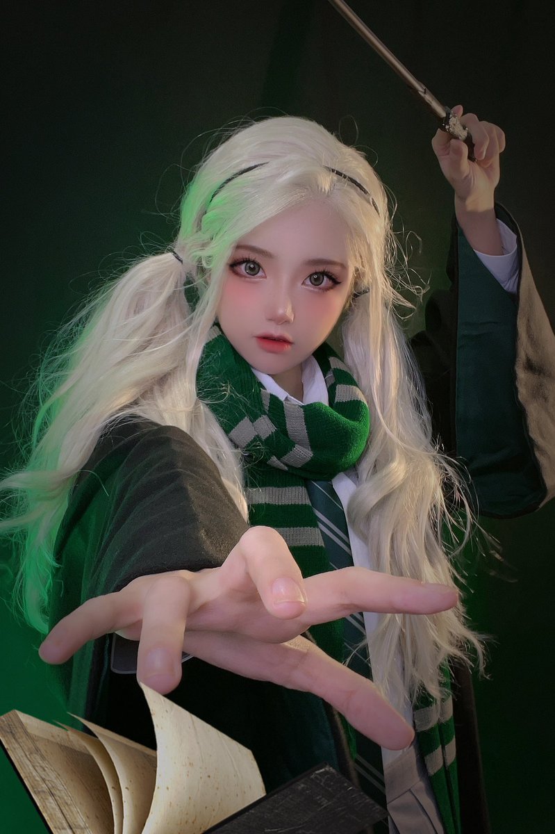 ホグワ魔法魔術学校の新入生が到着しました～😉

Here comes the new student from Hogwarts ～😉