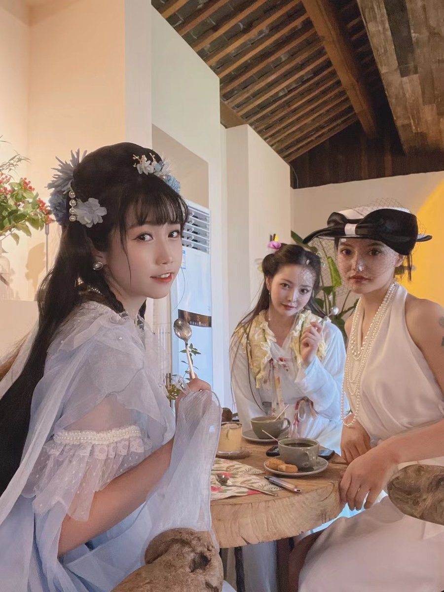 和小姐姐丽江旅游