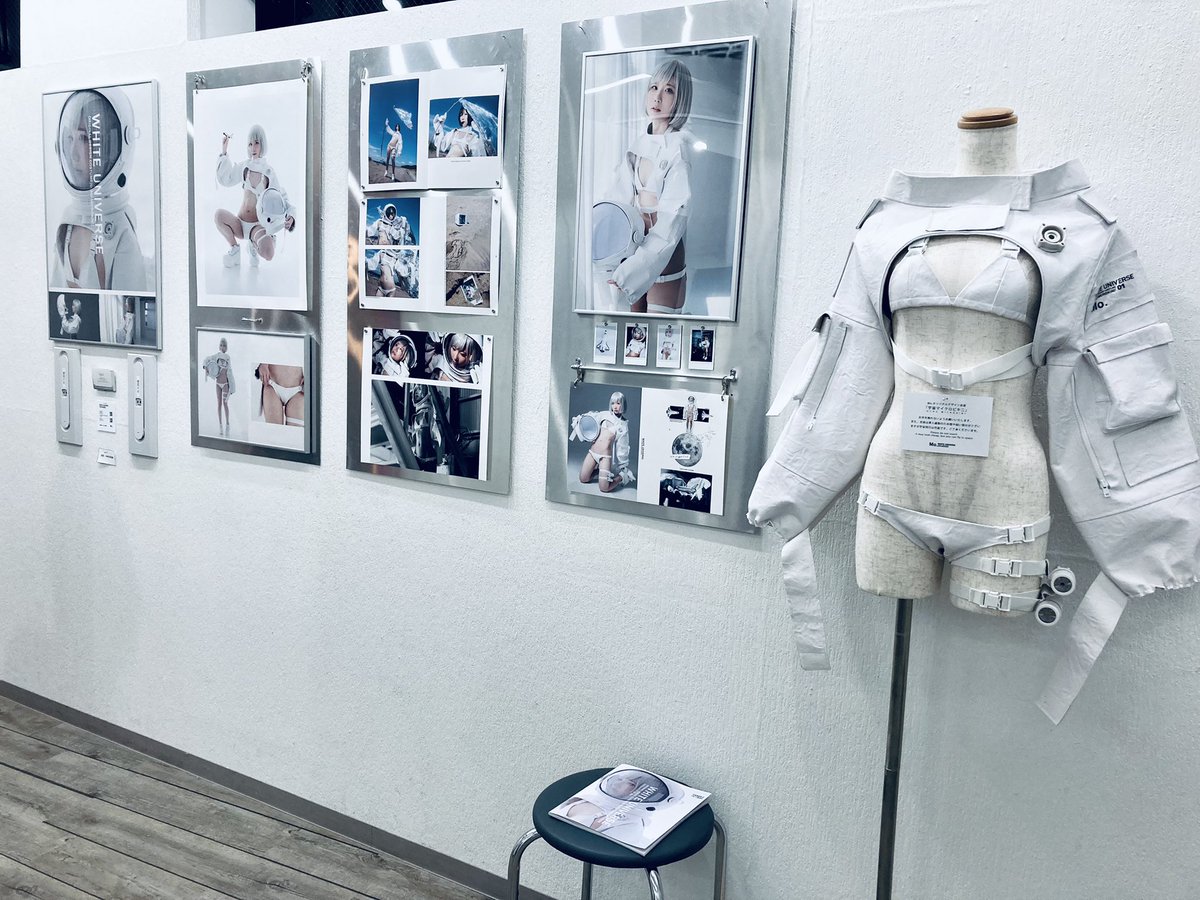エイチ展お邪魔してきました🍑
monoさんの展示はアナログでしかできない遊び心が散りばめられていて素敵でした🙏✨
全ての展示がとっても刺激になりました〜！
ナミさんの天才フォトブースで荒ぶる桃乃を添えて
#エイチ展 
#ナミフォトブース