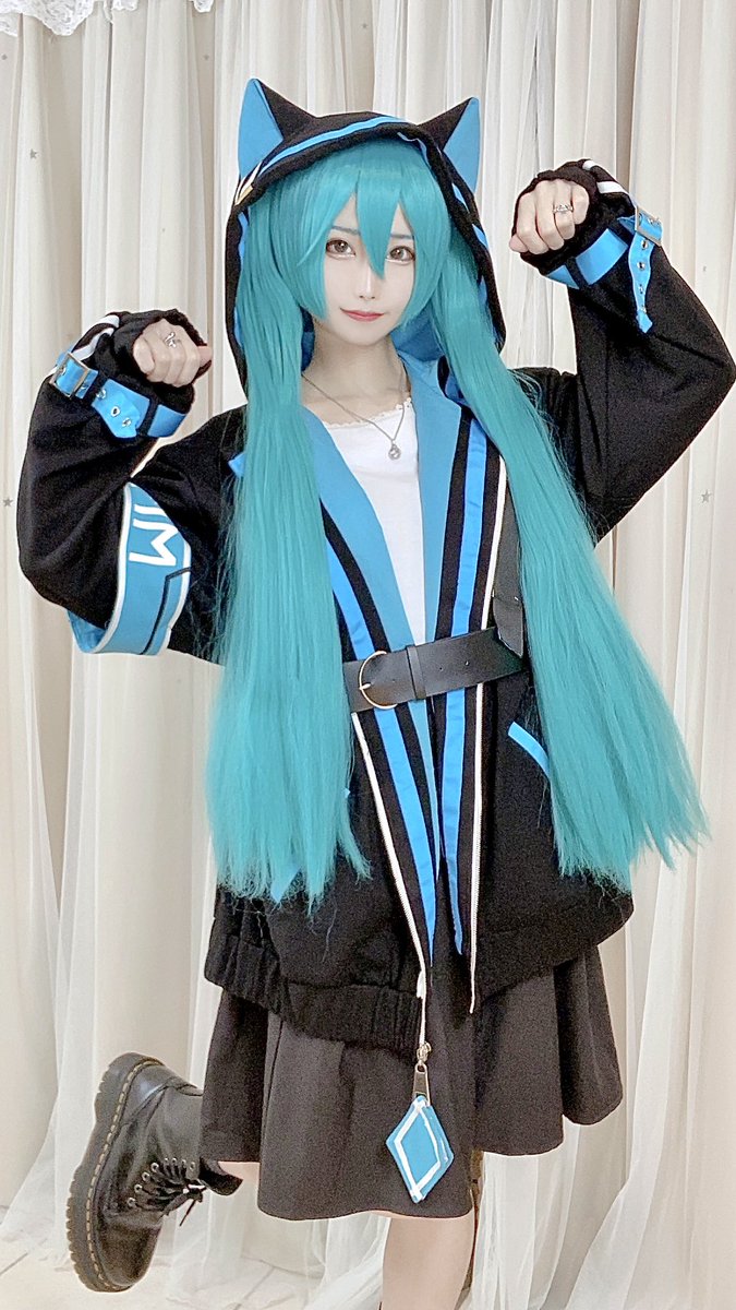 #しらゆきミク×Favorite YouTubeコラボ
生配信見に来てくれた方ありがとうございました！❄️
どのお洋服もめちゃくちゃ可愛かった〜！！
私が気に入ったのは全身自撮りの2着🎀
YouTube生配信見逃した方は、アーカイブあるのでこちらから見てみてね♪
↓↓
https://www.youtube.com/watch?v=KO_QZjPegr0