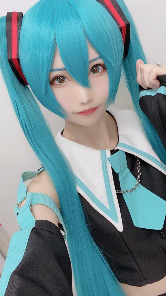 ニコニコ生放送 よろづ喫茶 ～絵心～
#しらゆきミク で出演していました！
見てくれた方ありがとう❄️
ゲームコーナーがあって、歌詞ドン圧勝👏🏻🎉
お絵かきも正解して、ご褒美2つも貰えたうれち🥰
バラエティ番組みたいで1時間あっという間超楽しかったです！✨

#ニコ生 #松本賢一 #茉島千夜 #乾たつみ