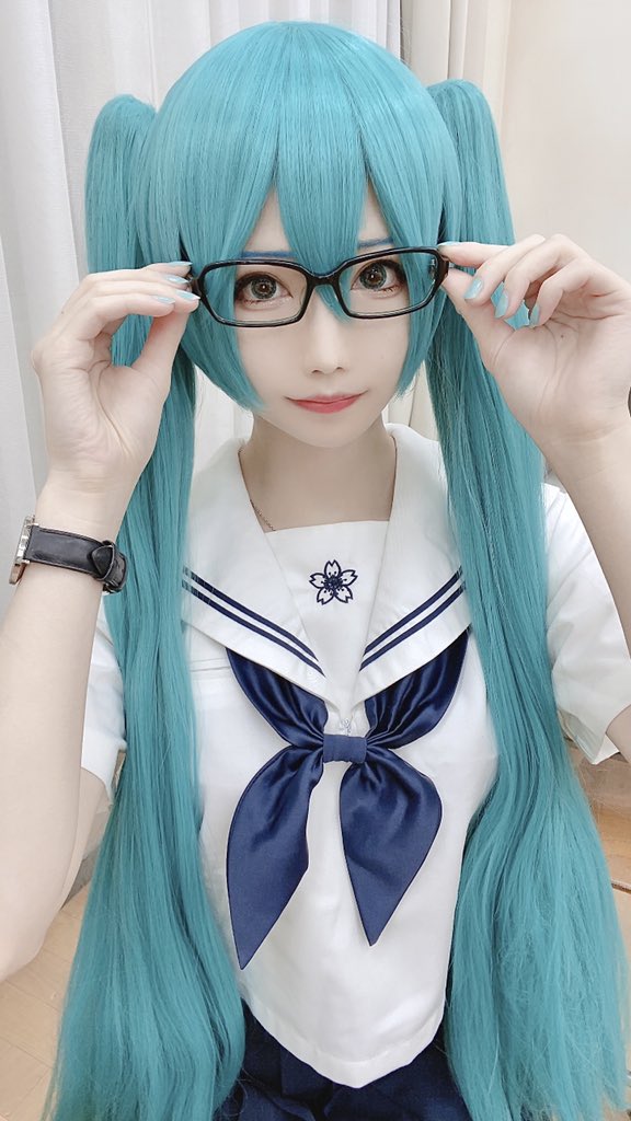 セーラー服は好きですか？

#しらゆきミク