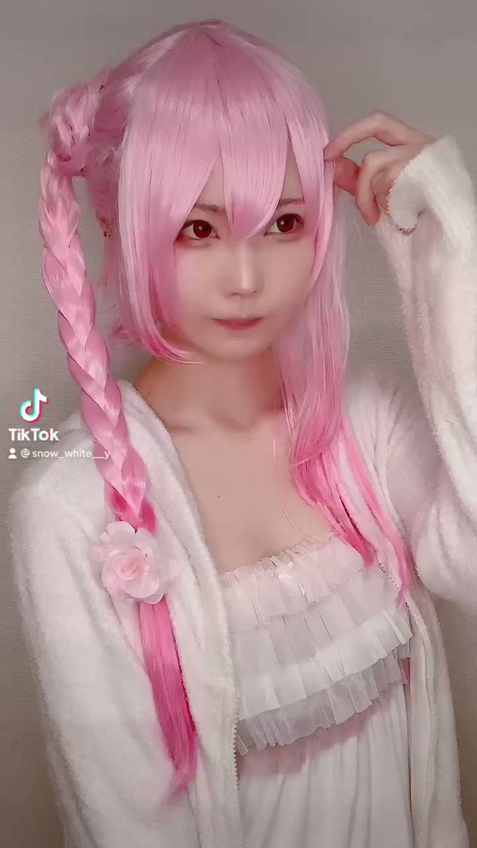創作パジャマ姿から公式制服に変身！🌹

https://vt.tiktok.com/ZSe2N7sbB/

#TikTok
#ロサ_ROSA
#しらゆきロサ