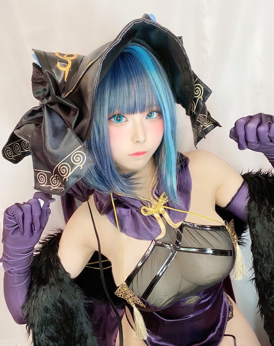 ダンナさま〜〜〜🐈💕
チェシャーと遊ぶ時間だよ？？
#cosplay #コスプレ #アズールレーン