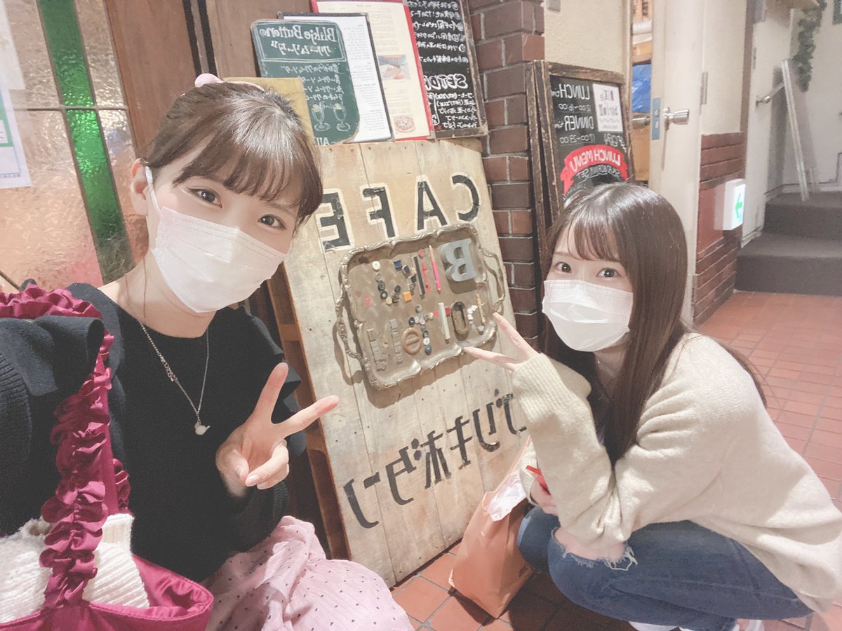 べびらび会議しておりました❤️

未来に向かって、
いろんなこと企んでます…🐰🥕

次は21日のくるる主催ハロウィンlive🌙
おばけうさぎに会いにきてっ👻
https://tiget.net/events/145325