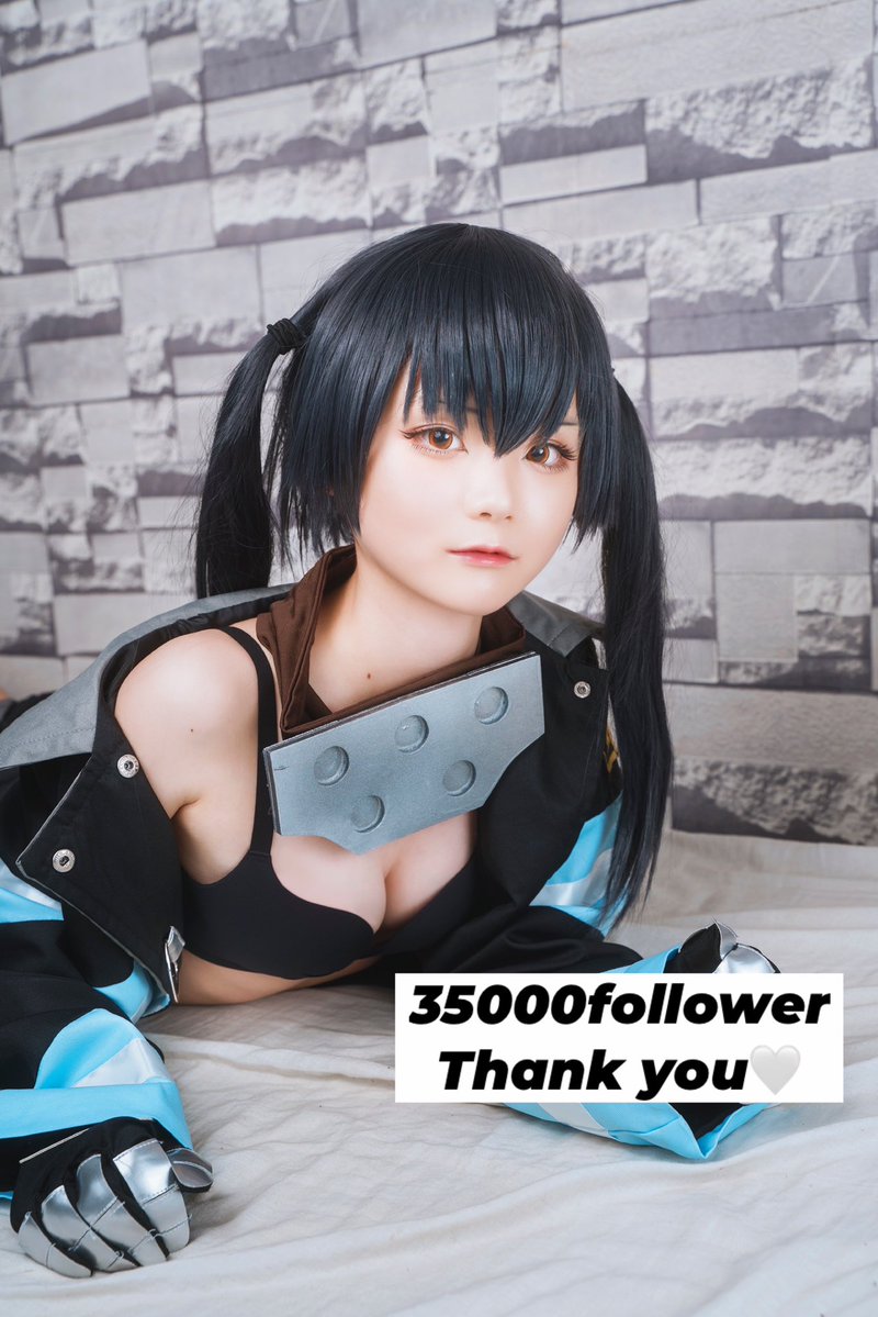 フォロワーさん3万5000人!!
ありがとうございます😭✨

今の時期忙しくてリプ返とか全然出来てないけどそれでも応援してくれる人がいて嬉しいです🤍

誕生日までに4万人超えられるように頑張ります✊🏻✨