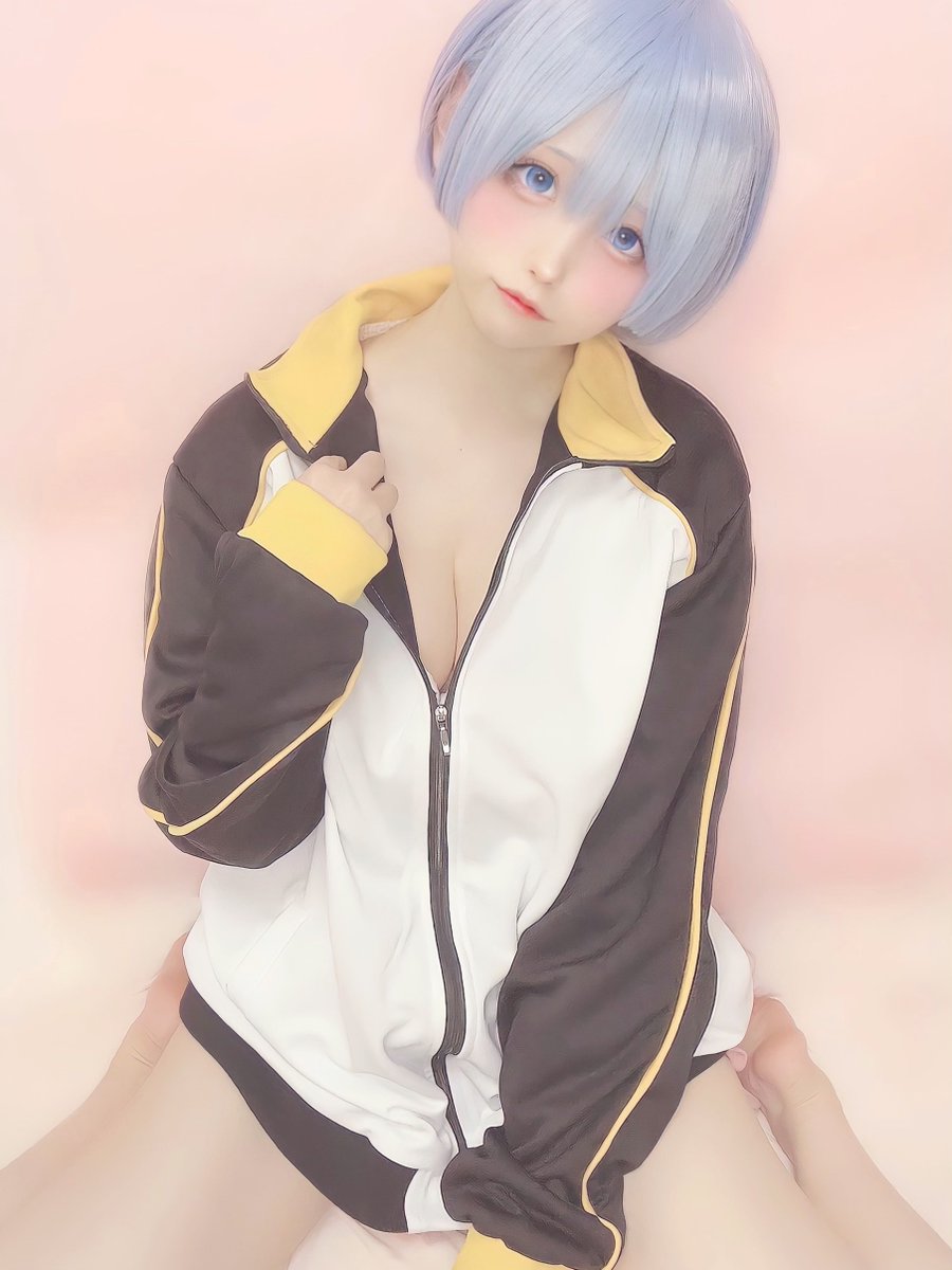 Re:ゼロから始める異世界生活💎レム

『   スバルくんのジャージ、
                     大きいですね⸜❤︎⸝‍   』

 #Cosplay #コスプレ