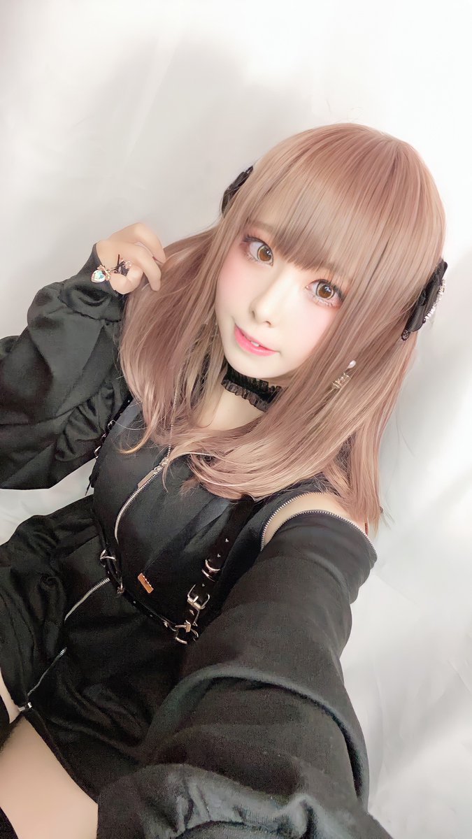 はじめての地雷系女子🎀🖤🤍
似合ってるかな…？？🤔