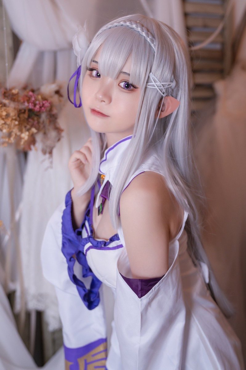 リゼロ エミリア

「 もう、バカなんだから 」