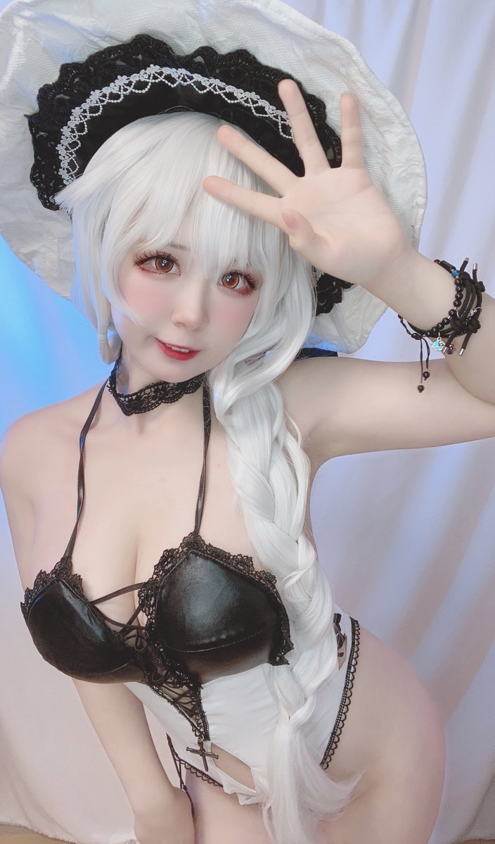 ボンジョール、指揮官。

寒い日にサンルイの水着を着てみました🥴
#アズールレーン